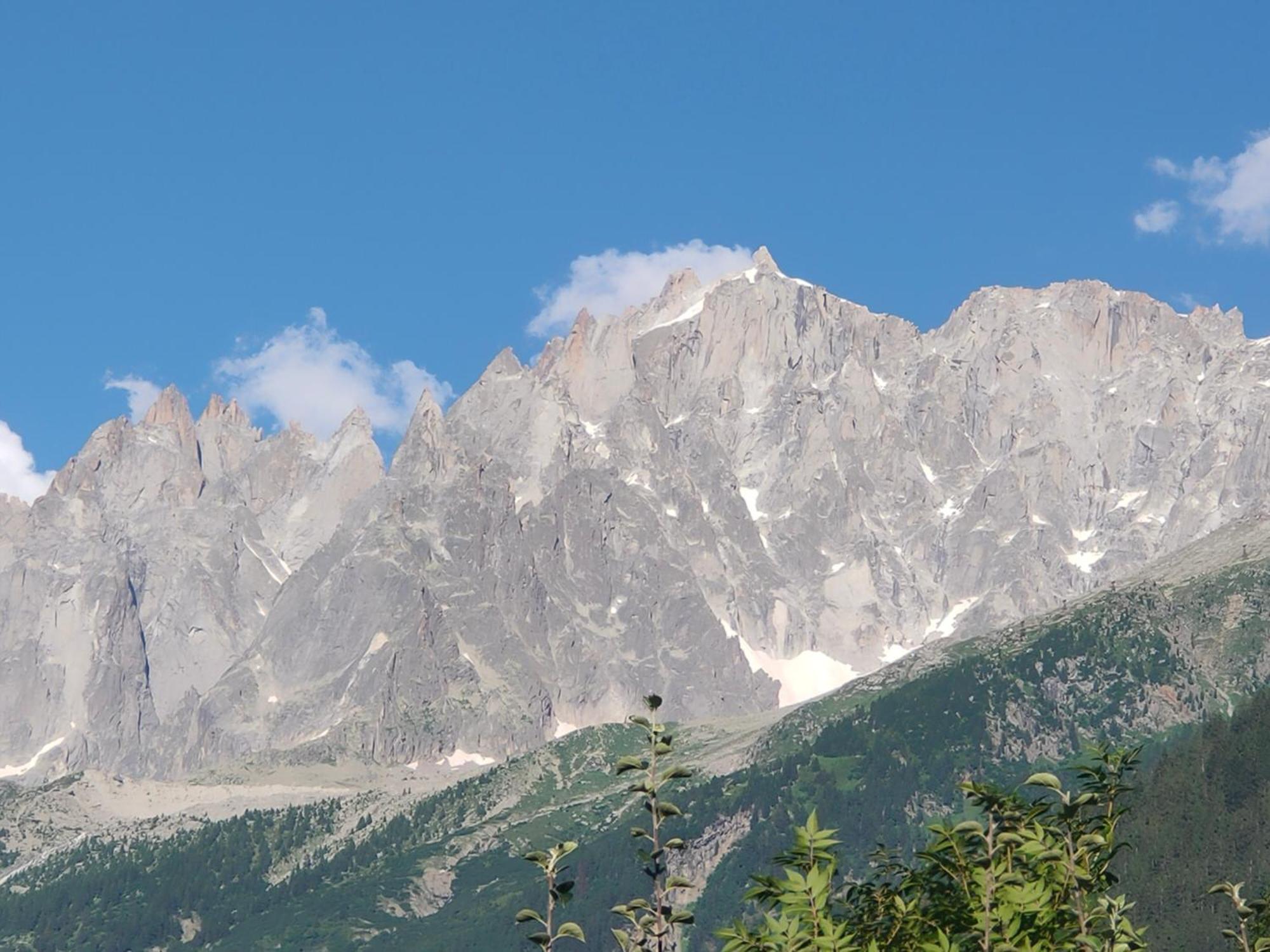 Beau Studio Dans La Vallee De Chamonix Les Trabets Exteriör bild